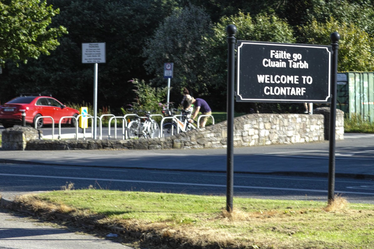 A WALK ALONG THE PROMENADE - CLONTARF 002