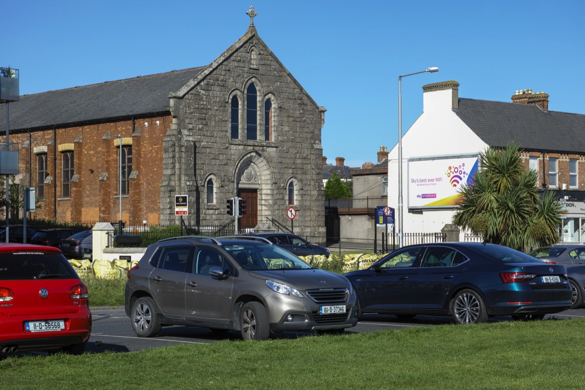 A WALK ALONG THE PROMENADE - CLONTARF 014