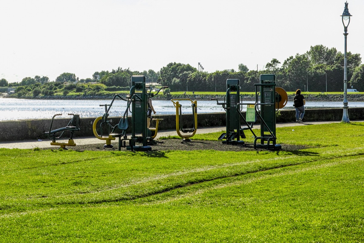 A WALK ALONG THE PROMENADE - CLONTARF 022