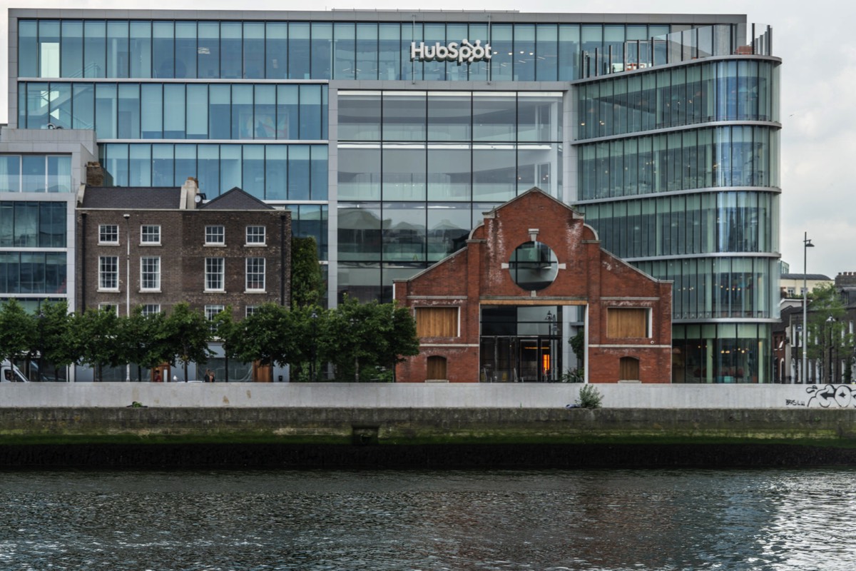 HUBSPOT HOUSE ON SIR JOHN ROGERSONS QUAY 003