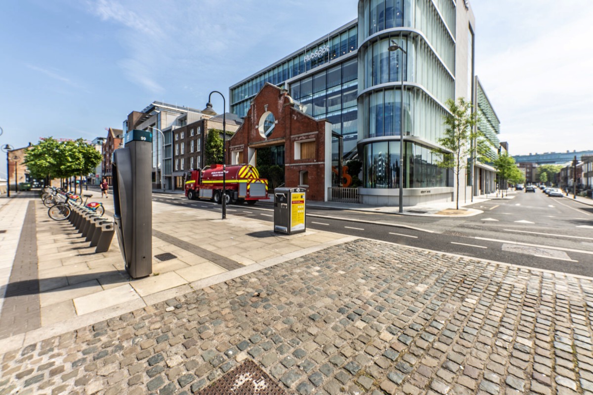 HUBSPOT HOUSE ON SIR JOHN ROGERSONS QUAY 007