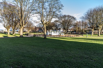  BANDSTAND 