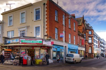  CORNER SHOP 