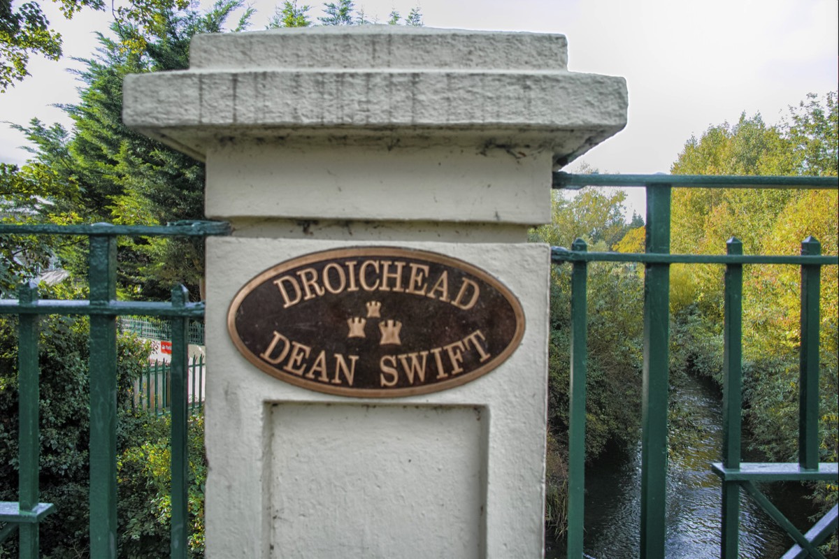 DEAN SWIFT BRIDGE  - MOBI ROAD IN GLASNEVIN 001