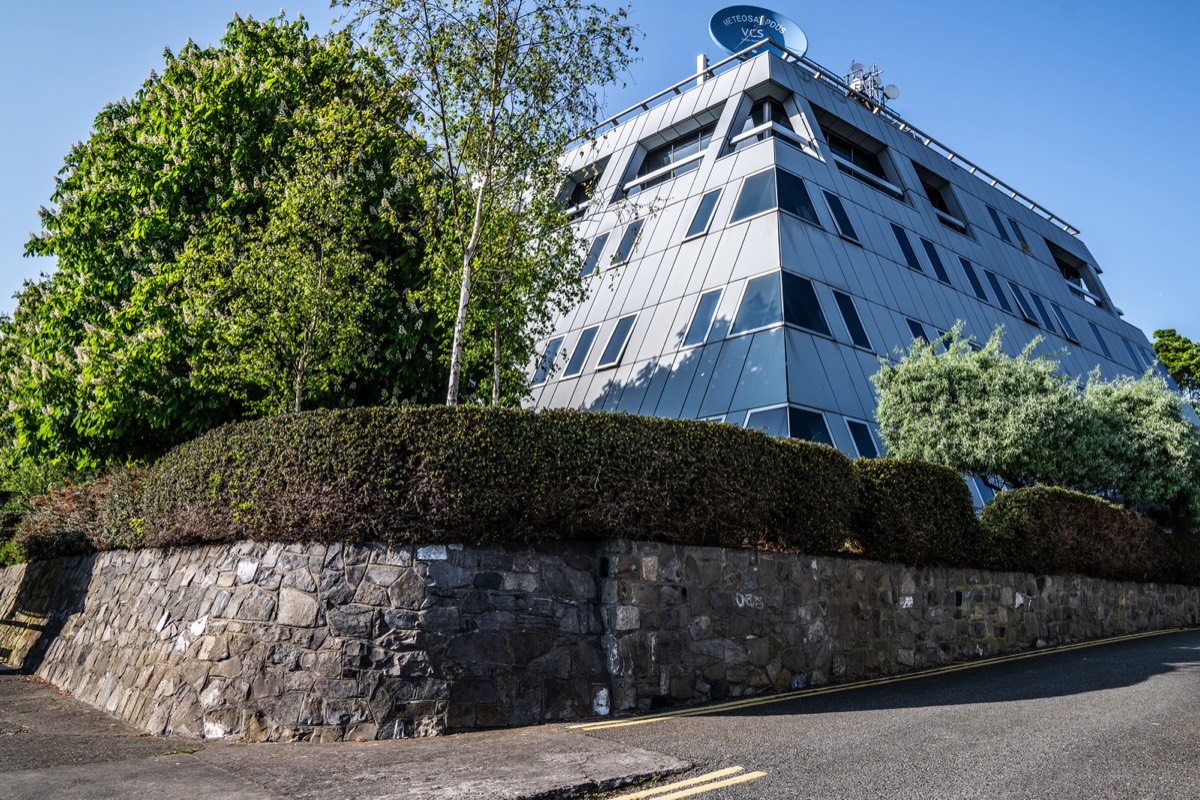 MET ÉIREANN BUILDING BUILT IN 1979 AND LOCATED IN GLASNEVIN 002