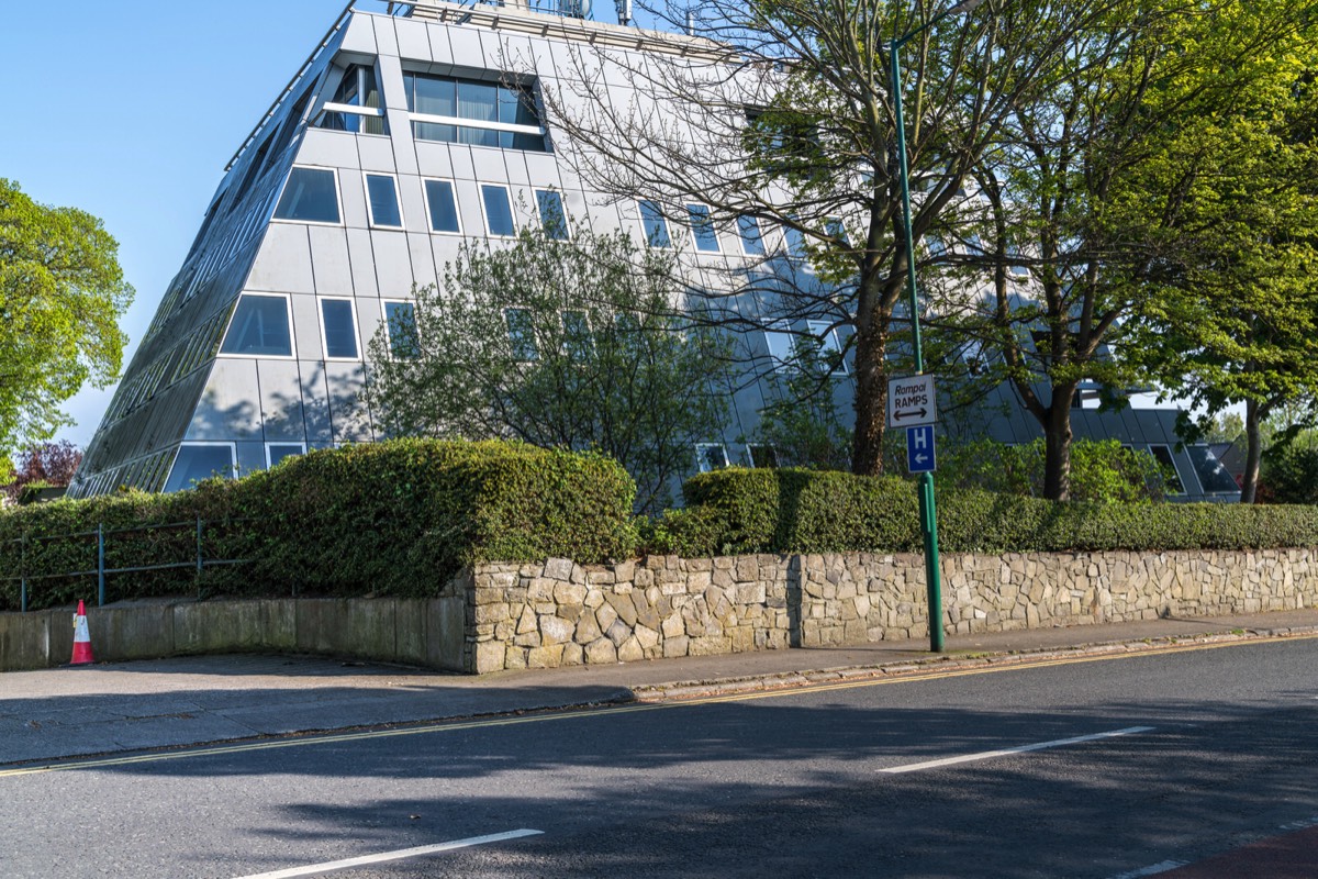 MET ÉIREANN BUILDING BUILT IN 1979 AND LOCATED IN GLASNEVIN 007