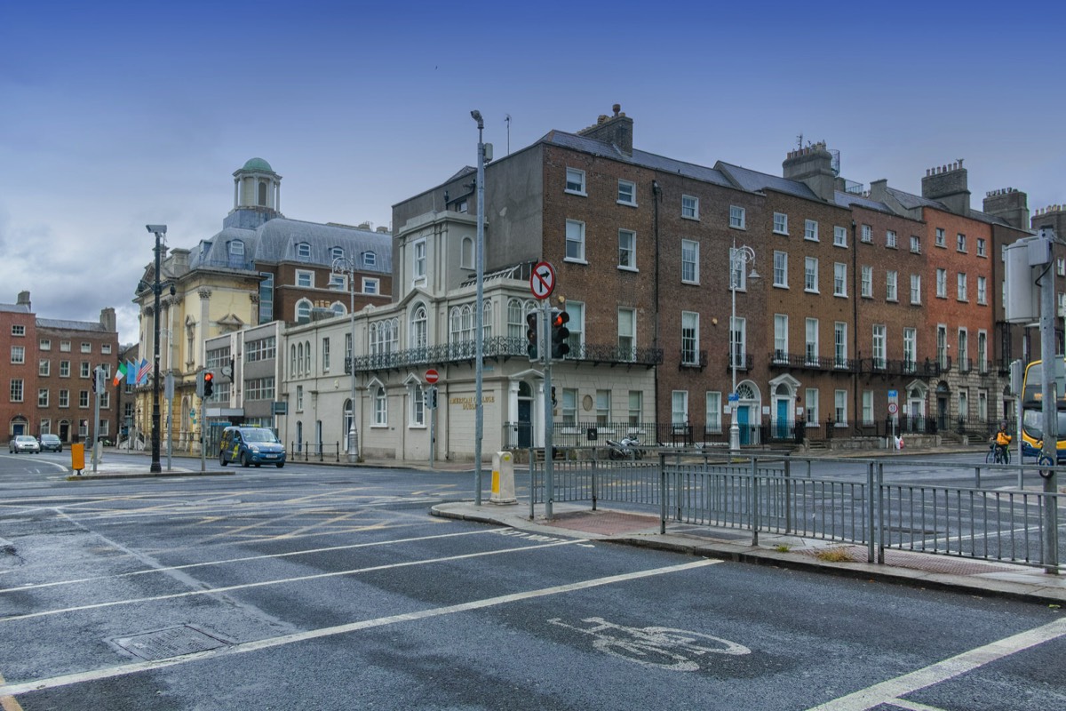 MERRION SQUARE - ONE OF FIVE GEORGIAN SQUARES IN DUBLIN 005