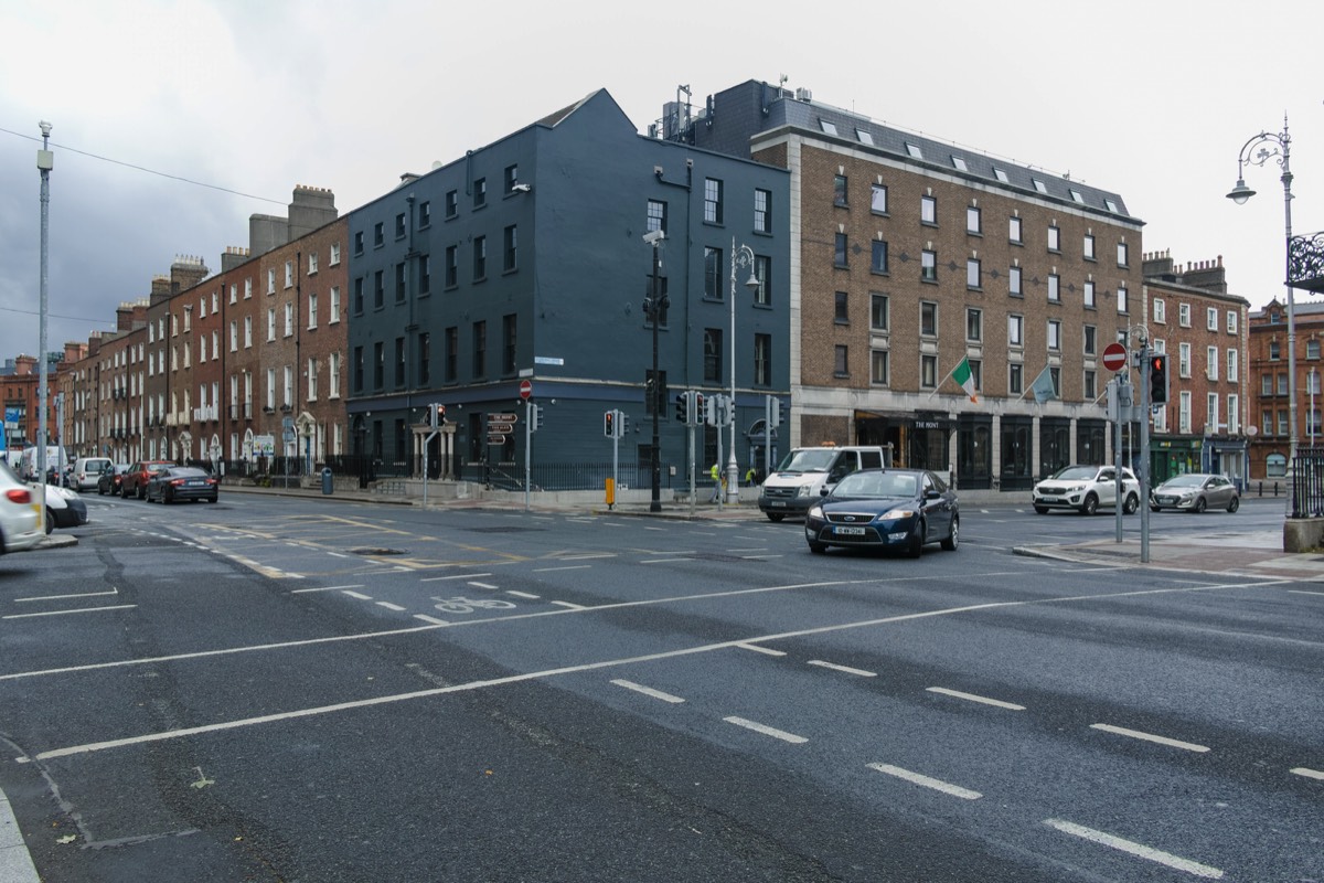 MERRION SQUARE - ONE OF FIVE GEORGIAN SQUARES IN DUBLIN 008