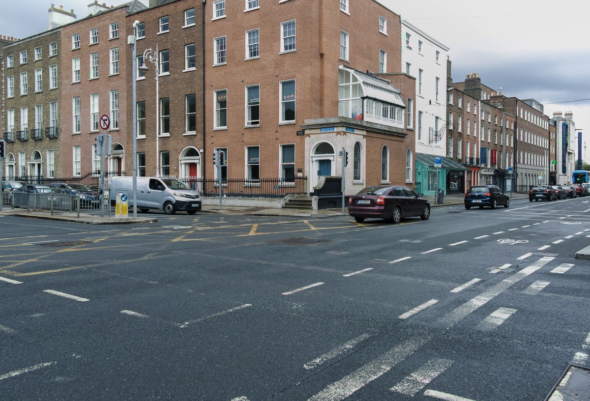 MERRION SQUARE - ONE OF FIVE GEORGIAN SQUARES IN DUBLIN 011