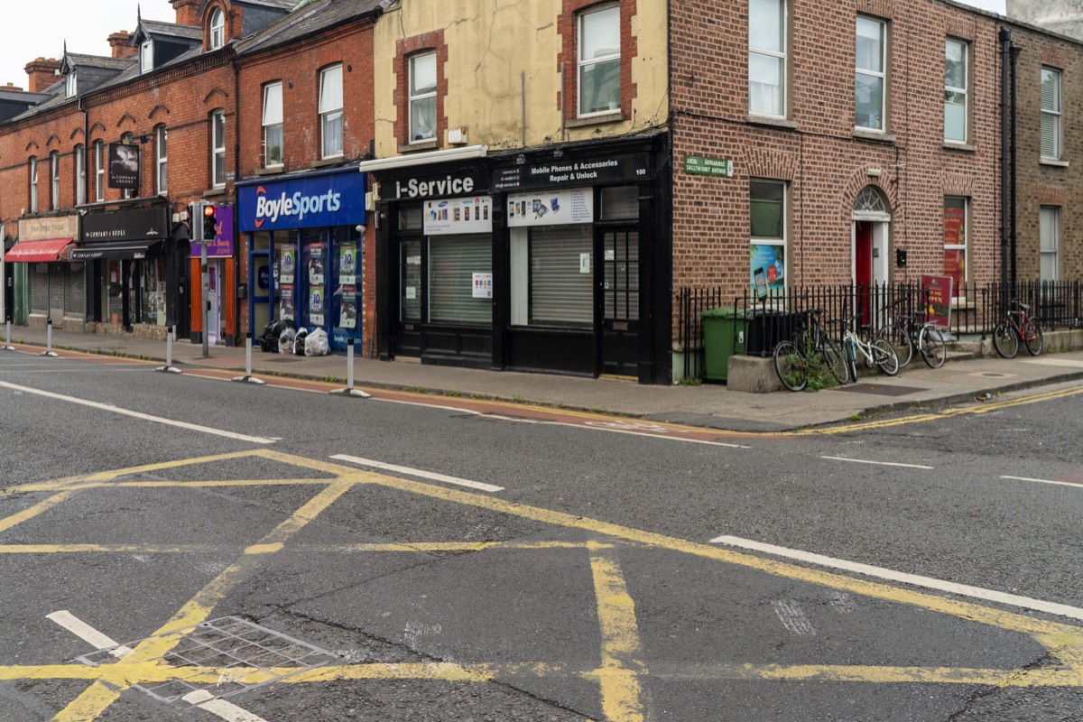 RANELAGH AND NEARBY - I WALKED FROM LEESON STREET TO THE LUAS TRAM STOP  024