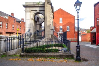  THE COOMBE MEMORIAL 