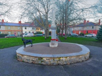  MARIAN STATUE OSCAR SQUARE PUBLIC PARK  IN THE COOMBE 