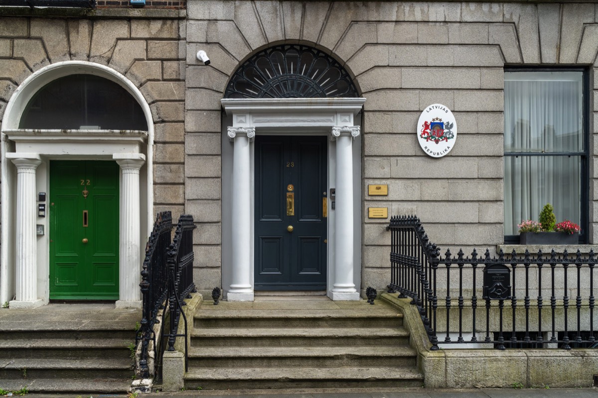 THE DOORS OF DUBLIN - FITZWILLIAM PLACE 024