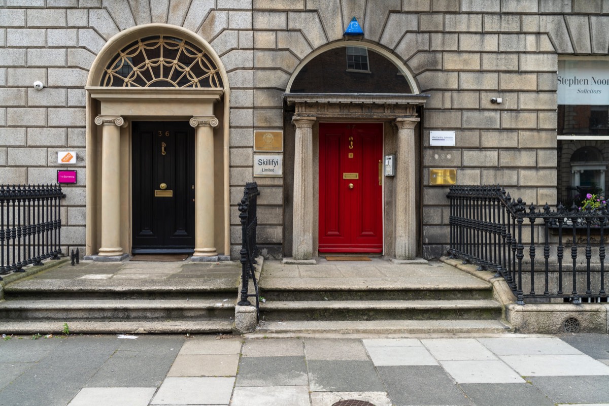 THE DOORS OF DUBLIN - FITZWILLIAM PLACE 034