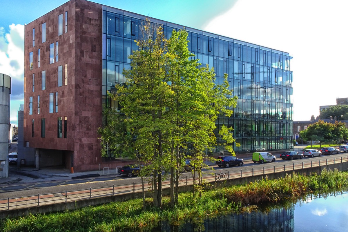 CHARLEMONT PLACE - FROM THE TRAM STOP TO THE BOARDWALK AT LEESON STREET BRIDGE 019