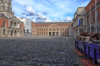  DUBLIN CASTLE IS LIKE A GHOST CASTLE - WHERE HAVE ALL THE PEOPLE GONE  