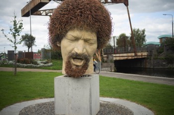  STATUE OF LUKE KELLY BY VERA KLUTE  HAS ALREADY BEEN VANDALISED FIVE TIMES  