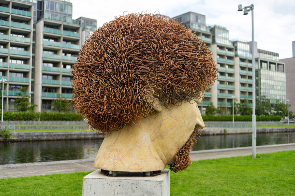 STATUE OF LUKE KELLY BY VERA KLUTE  HAS ALREADY BEEN VANDALISED FIVE TIMES  007