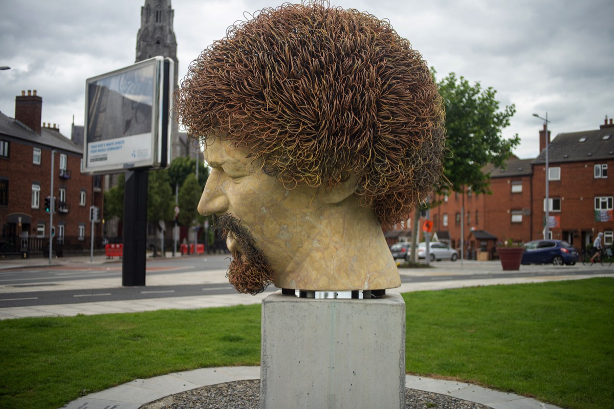 STATUE OF LUKE KELLY BY VERA KLUTE  HAS ALREADY BEEN VANDALISED FIVE TIMES  008