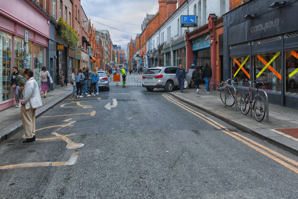 PEDESTRIANISED ON A TRIAL BASIS FOR FOUR WEEKENDS  007