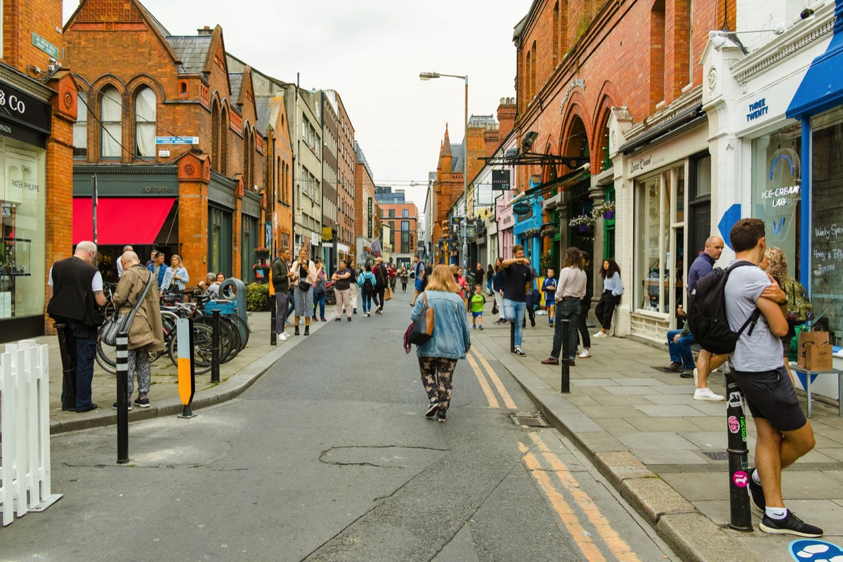 PEDESTRIANISED ON A TRIAL BASIS FOR FOUR WEEKENDS  013