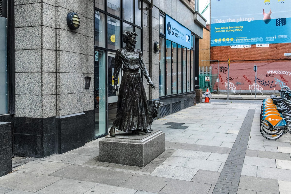 STATUE OF COUNTESS MARKIEVICZ 004