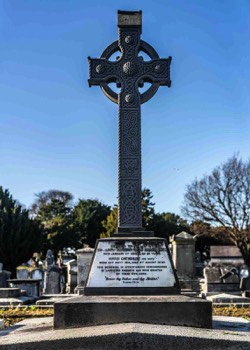  CELTIC CROSS 