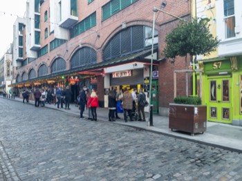  FLEET STREET IN THE TEMPLE BAR AREA 