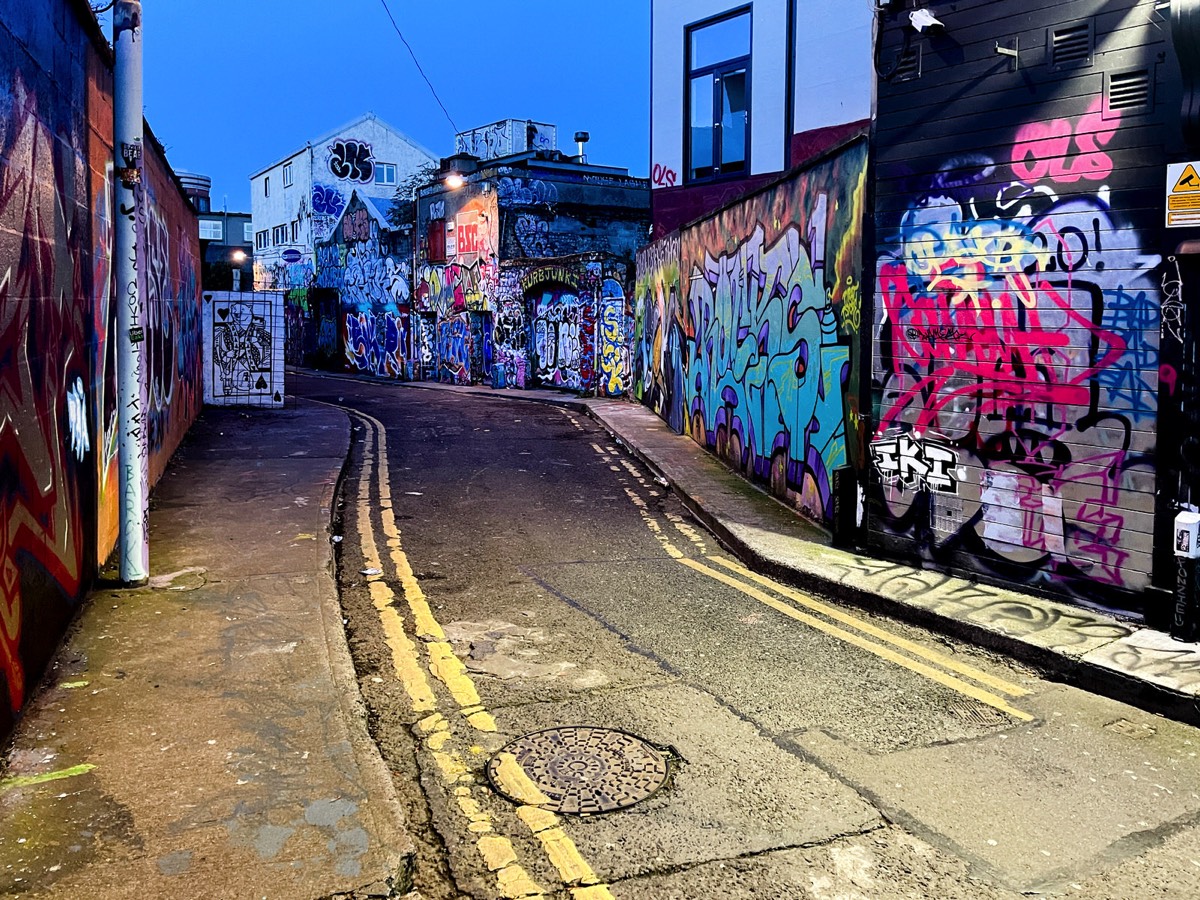 STREET ART AND GRAFFITI ON LIBERTY LANE 003