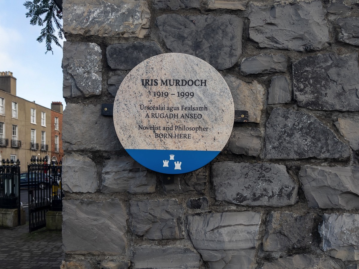 IRIS MURDOCH WAS BORN HERE  - BLESSINGTON STREET BASIN  001