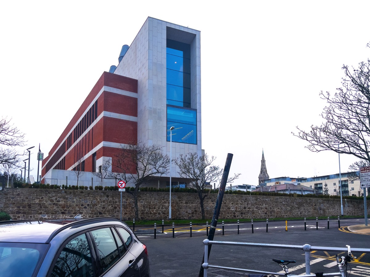 DUN LAOGHAIRE LIBRARY - DLR LEXICON BUILDING  002