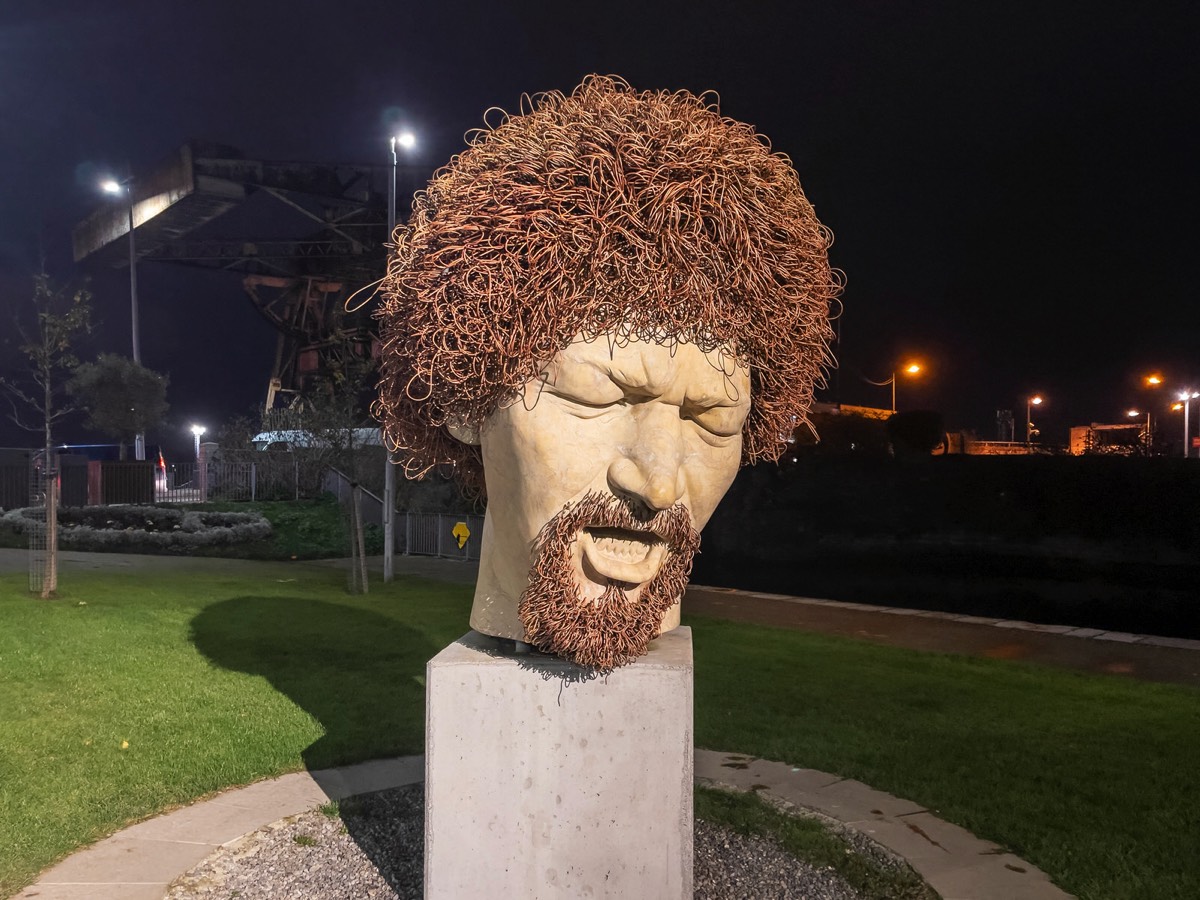 LUKE KELLY AT NIGHT - GUILD STREET 008