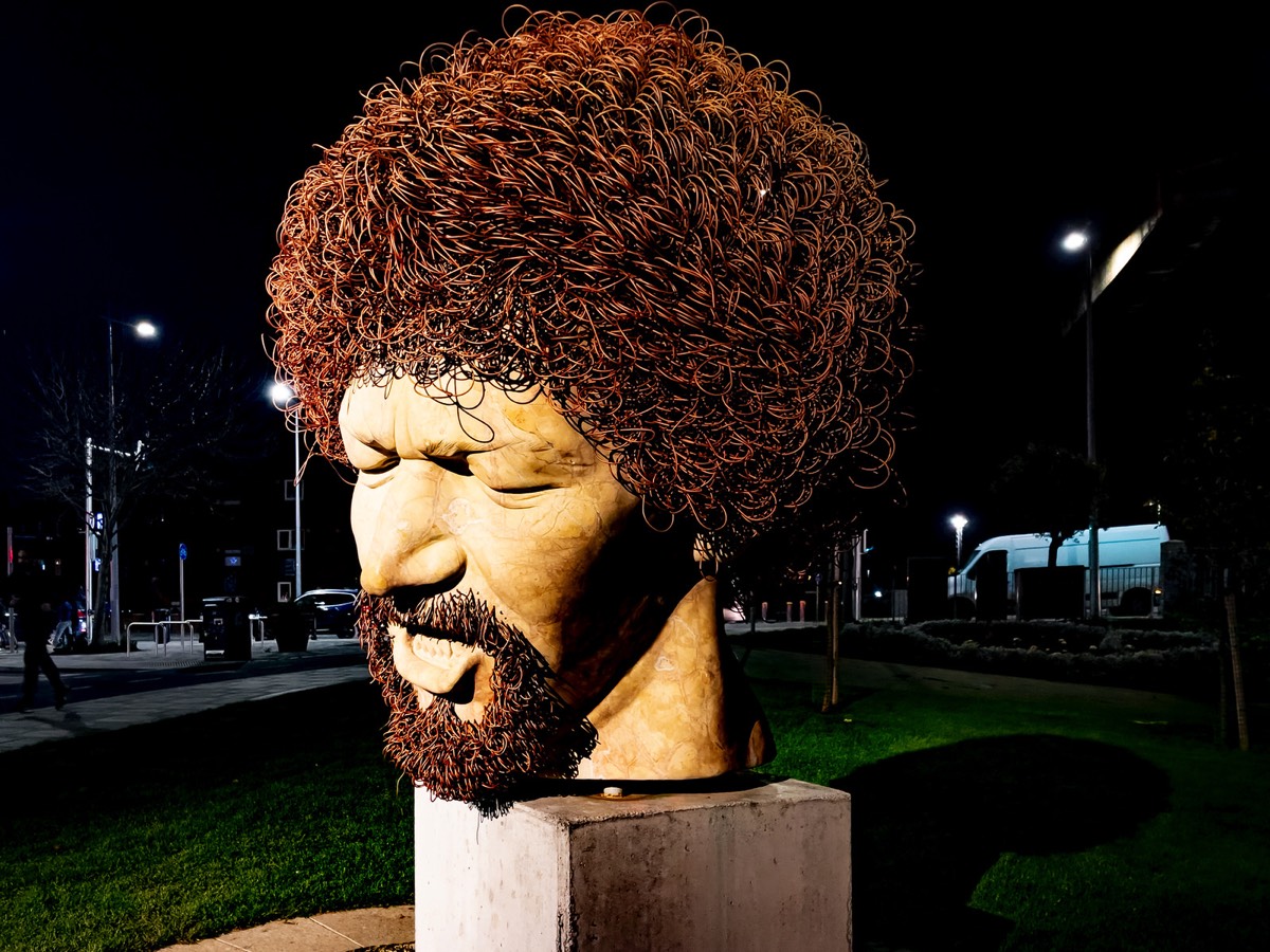 LUKE KELLY AT NIGHT - GUILD STREET 009