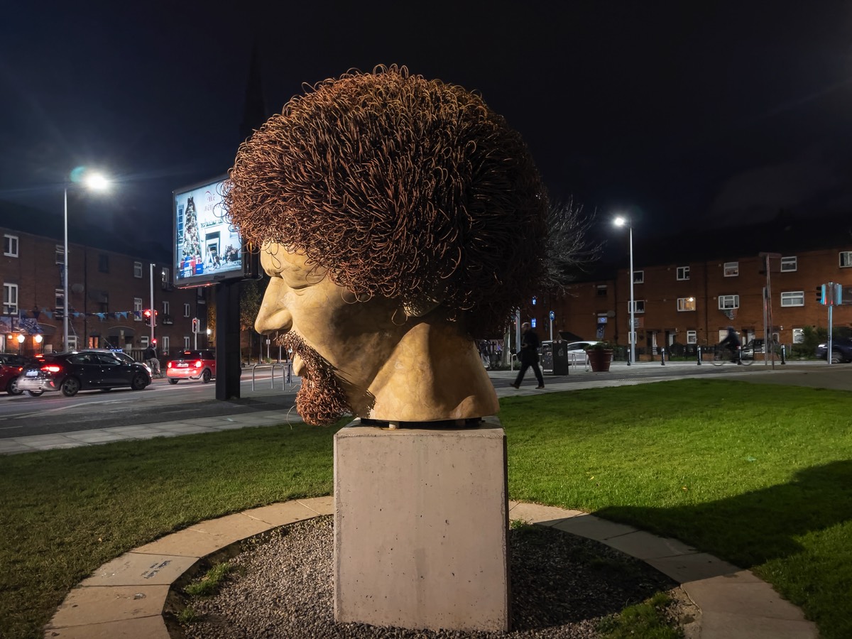 LUKE KELLY AT NIGHT - GUILD STREET 010