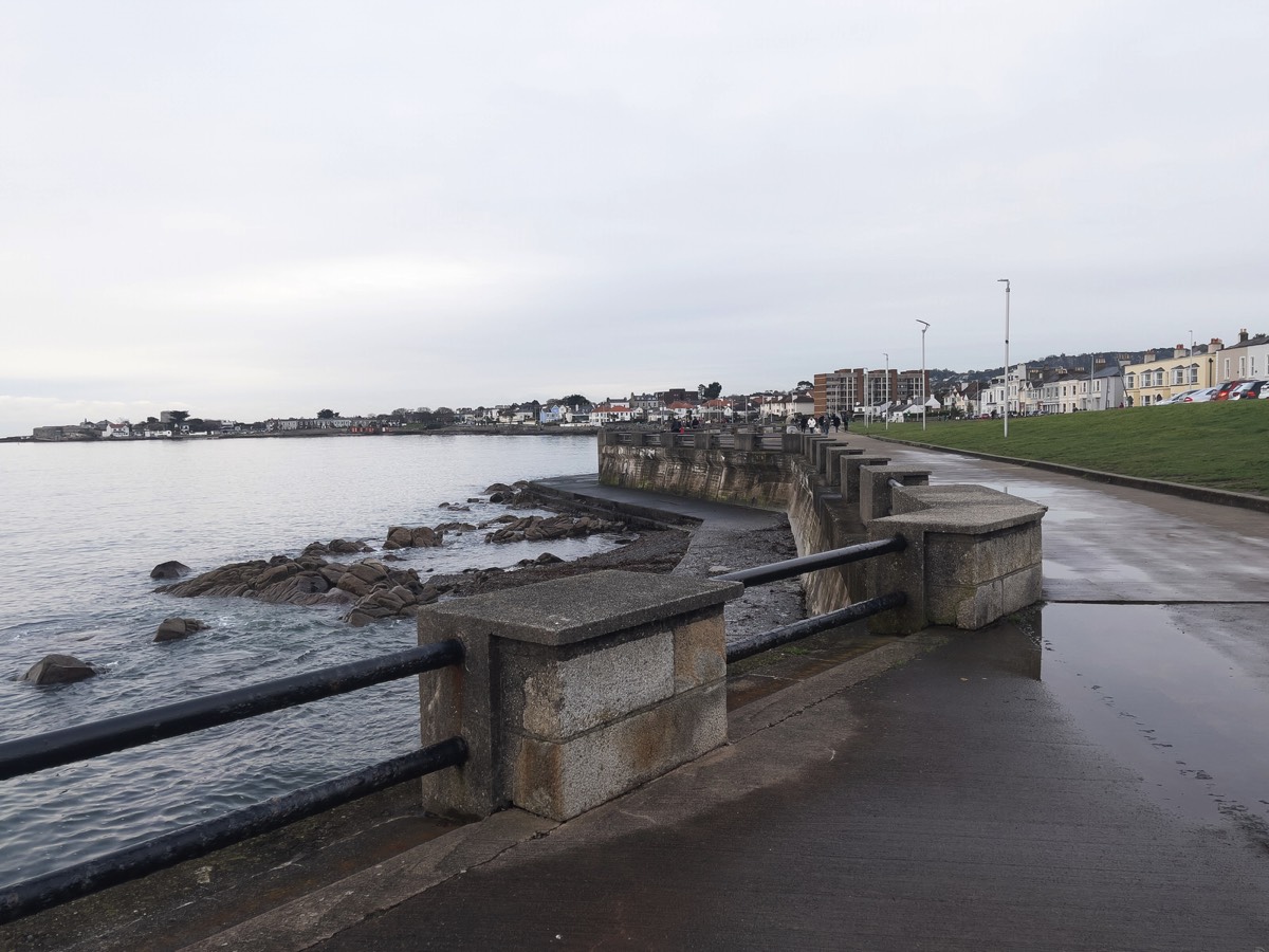 WATERFRONT IN DUN LAOGHAIRE - MARINE PARADE SCOTSMAN