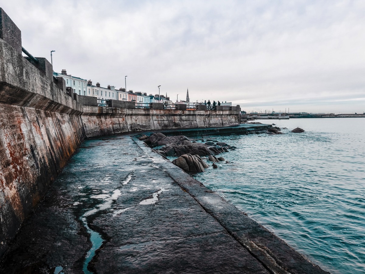 WATERFRONT IN DUN LAOGHAIRE - MARINE PARADE SCOTSMAN