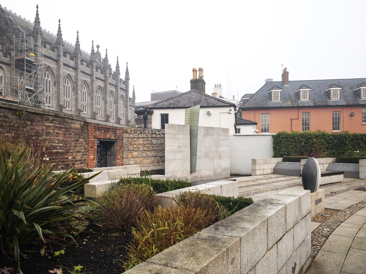 Garda Síochána Memorial Garden 001