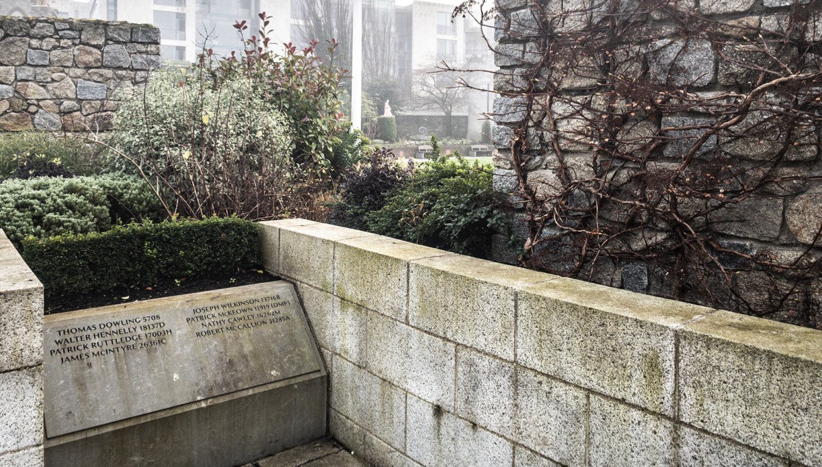 Garda Síochána Memorial Garden 004