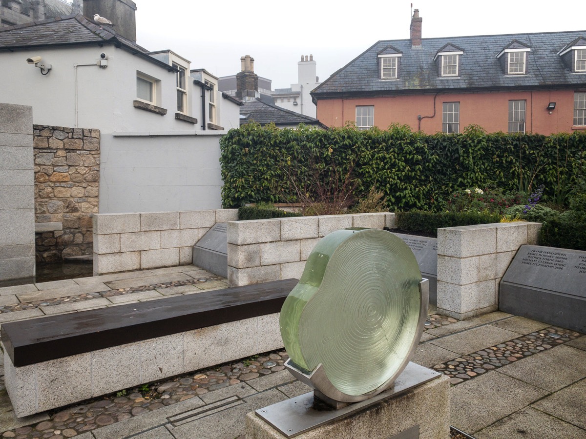 Garda Síochána Memorial Garden 005