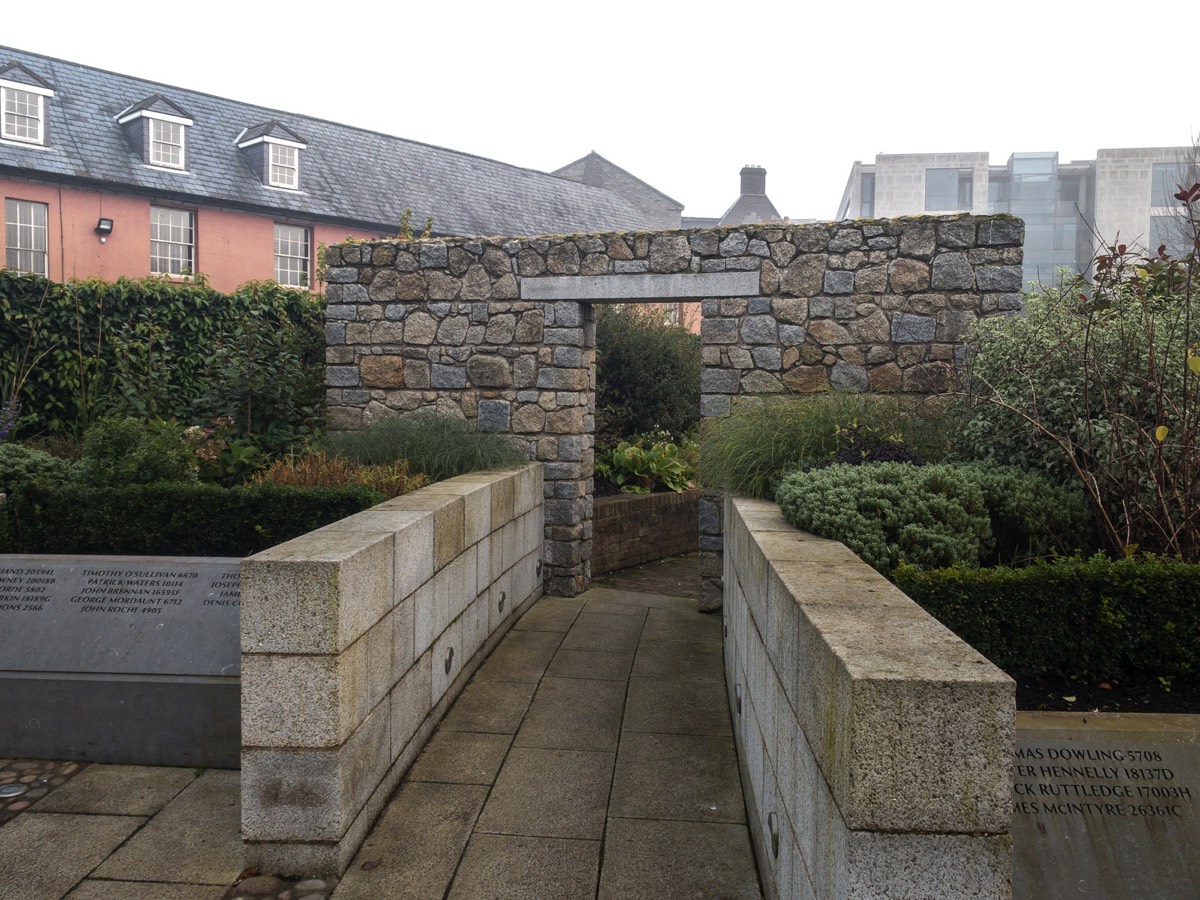 Garda Síochána Memorial Garden 006