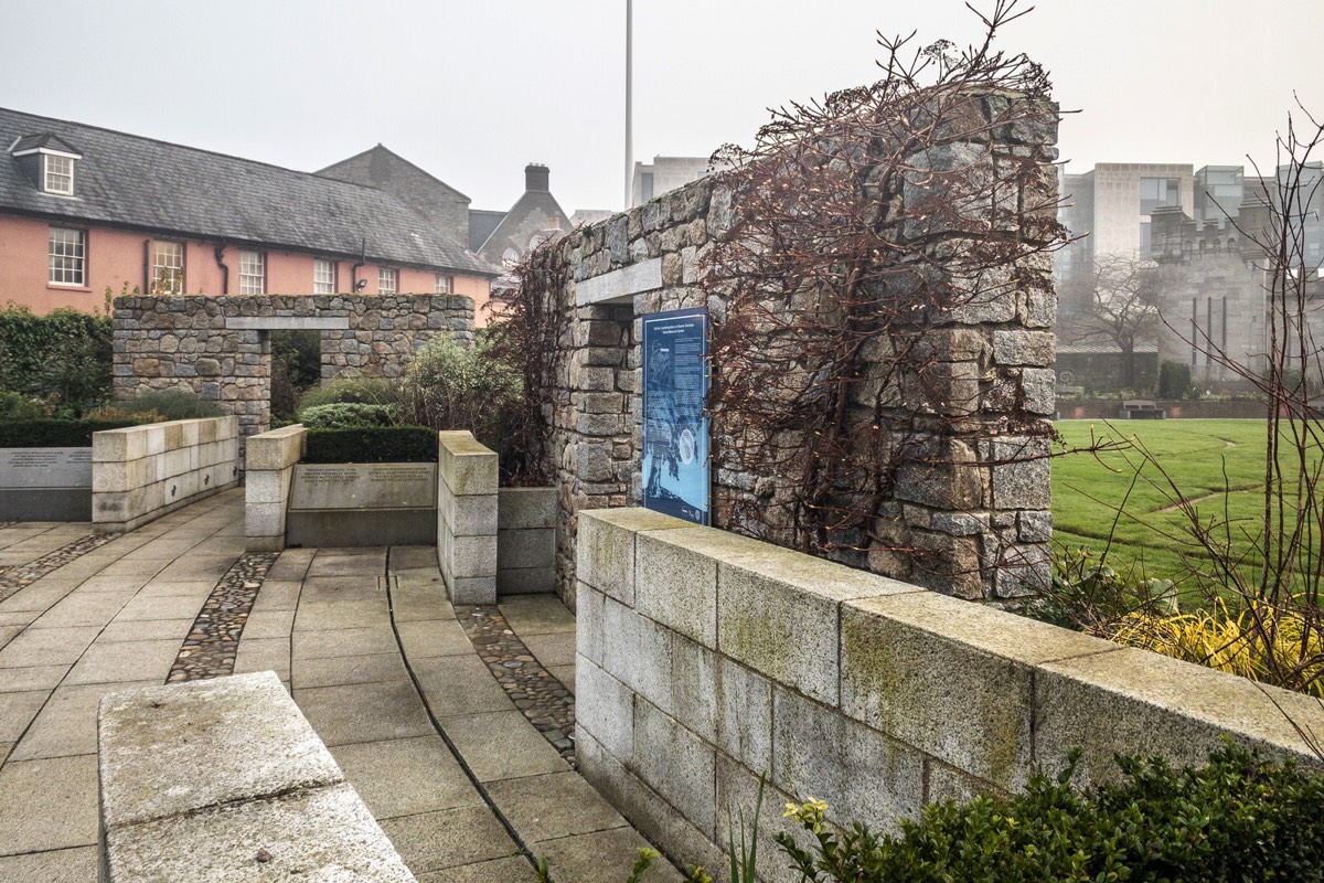 Garda Síochána Memorial Garden 007