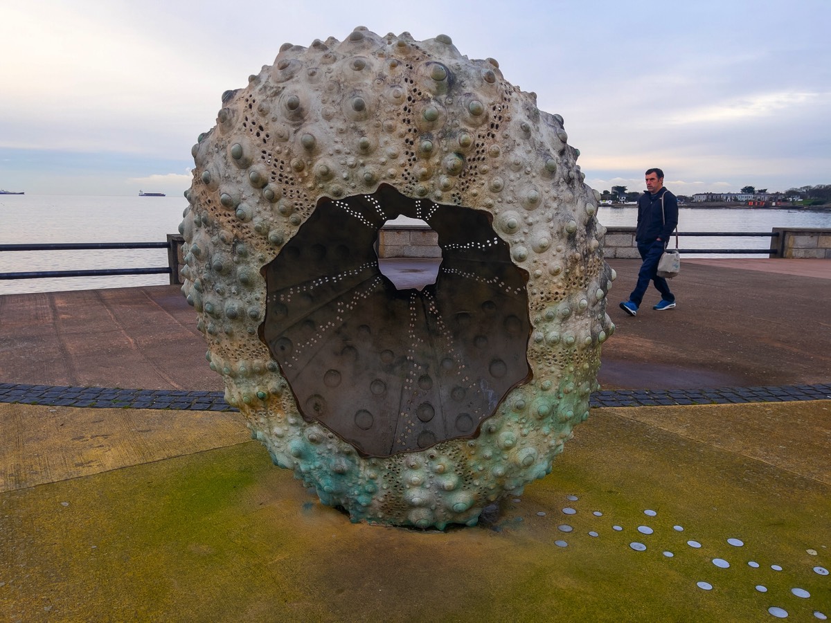 THE MOTHERSHIP BY RACHEL JOYNT  - NEWTOWNSMITH SOMEWHERE BETWEEN DUN LAOGHAIRE TOWN AND GLASTHULE  004