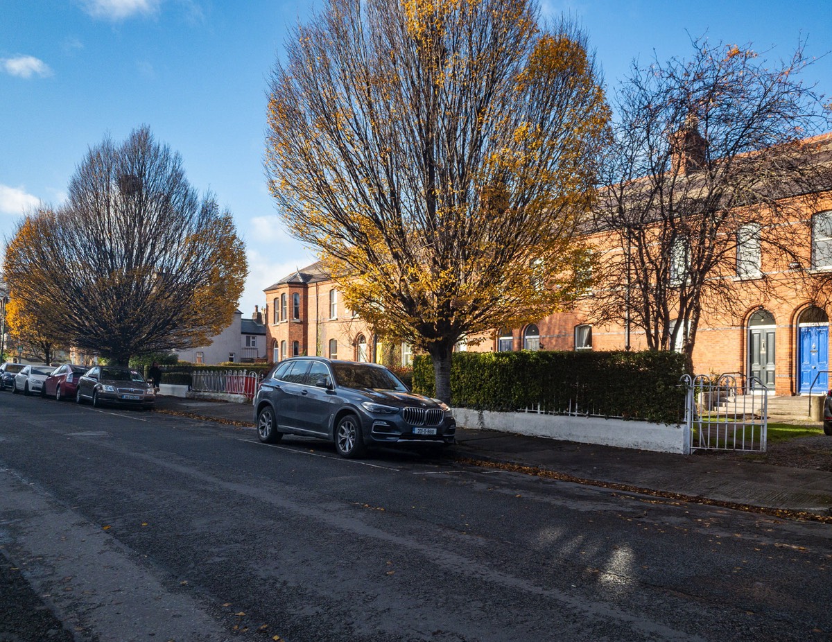 LATE AUTUMN IN RATHGAR - GARVILLE AVENUE  007