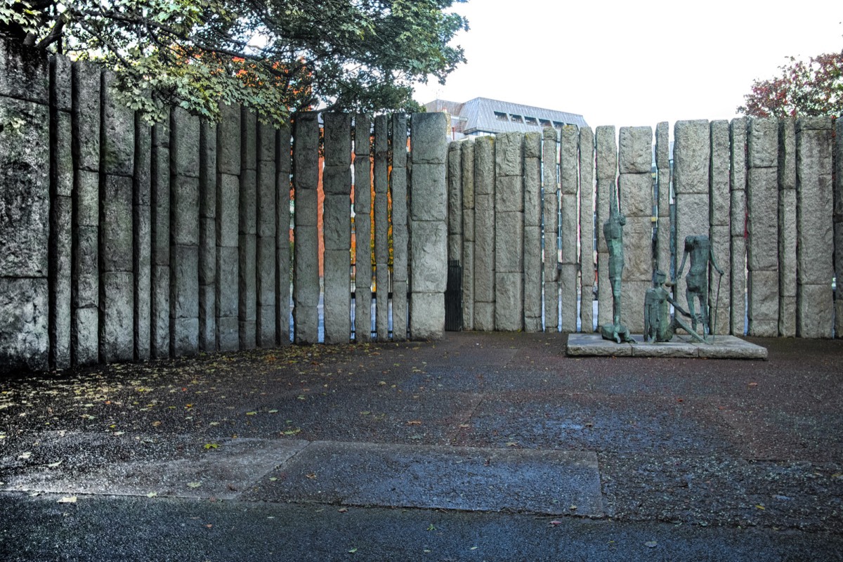 FAMINE MEMORIAL BY EDWARD DELANEY 001