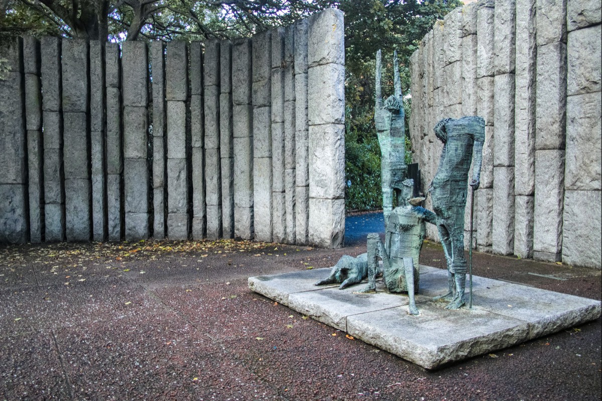 FAMINE MEMORIAL BY EDWARD DELANEY 002