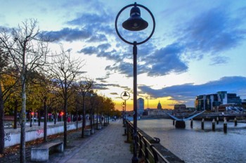  AUTUMN LEAVES ALONG CITY QUAY IN DUBLIN DOCKLANDS  