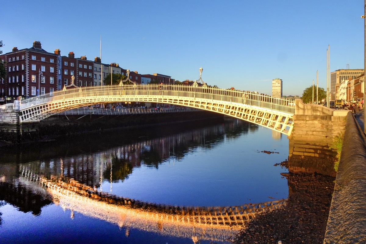 THE HALFPENNY BRIDGE AT SUNSET 005