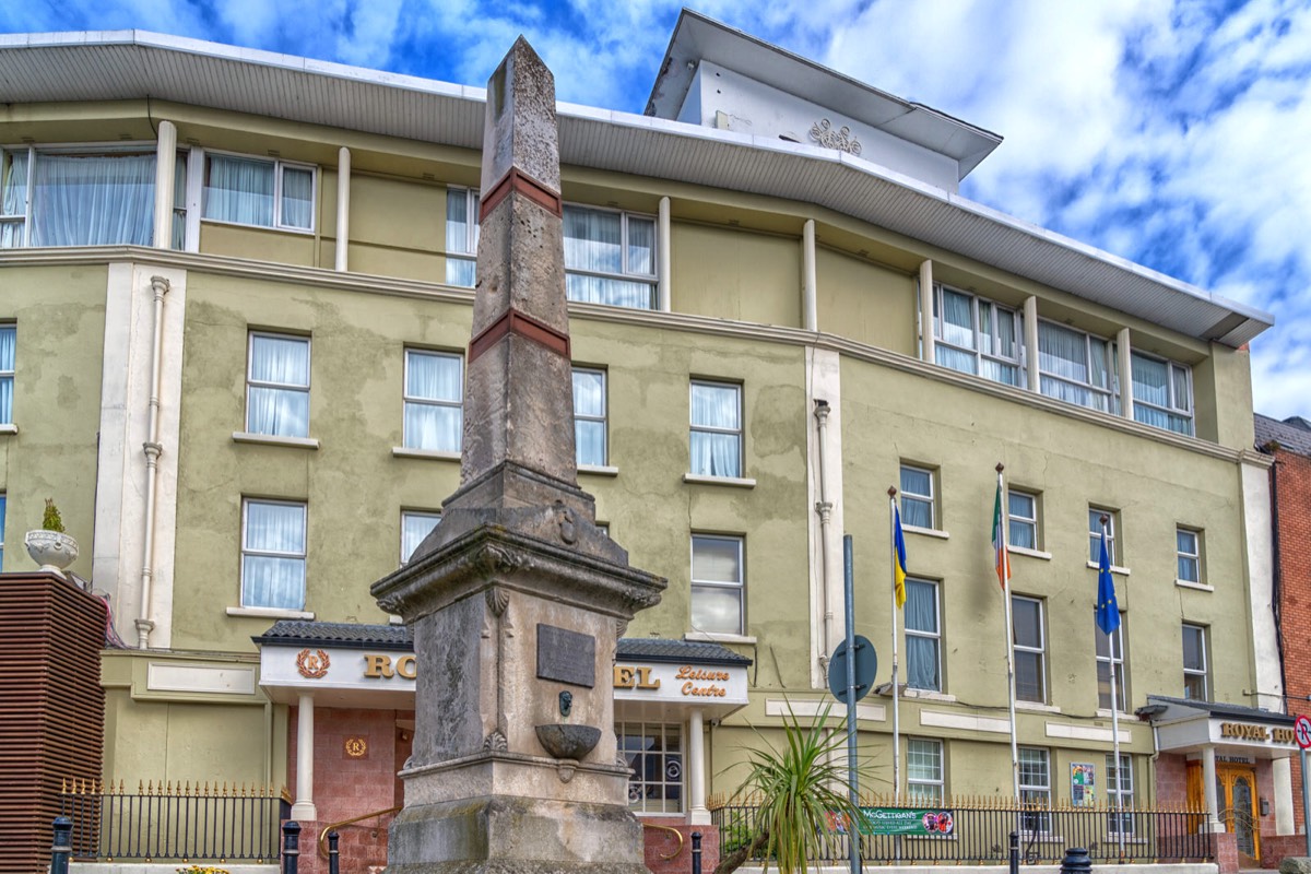 THE CHRISTOPHER THOMPSON MEMORIAL FOUNTAIN AT THE ROYAL HOTEL IN BRAY  002