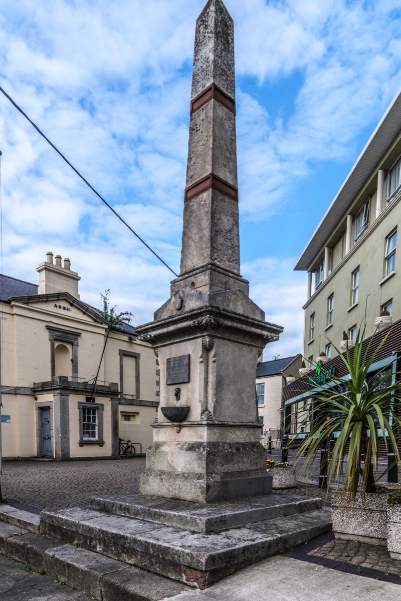 THE CHRISTOPHER THOMPSON MEMORIAL FOUNTAIN AT THE ROYAL HOTEL IN BRAY  003