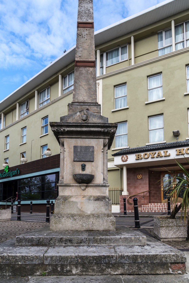 THE CHRISTOPHER THOMPSON MEMORIAL FOUNTAIN AT THE ROYAL HOTEL IN BRAY  005